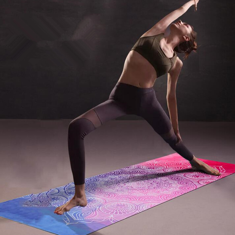 Proceso de producción de colchonetas de yoga de gamuza personalizadas
